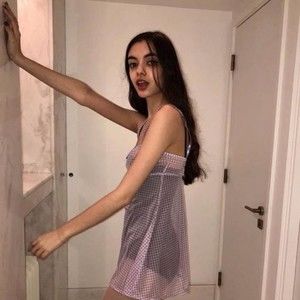 Meet your Posher, Roxanne